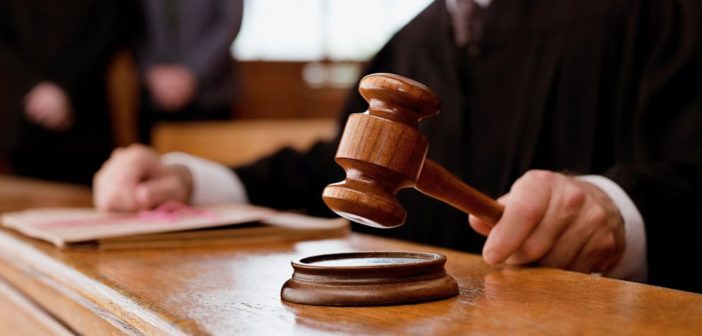 Advokáti pomáhajú v čase koronavírusu Advokáti pomáhajú v čase koronavírusu